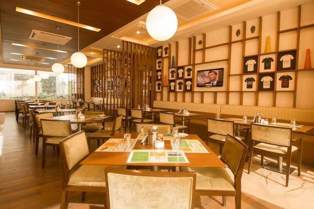 Lemon Tree Hotel, Sector 60, Gurugram Гургаон Екстериор снимка