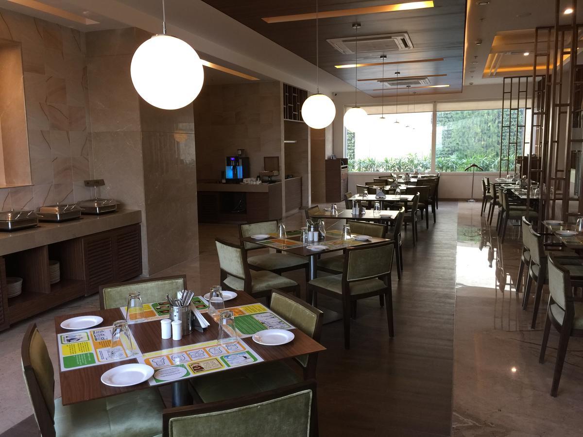Lemon Tree Hotel, Sector 60, Gurugram Гургаон Екстериор снимка
